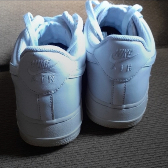 Nike Air Force 1 '07 White On White - Picture 2 of 4